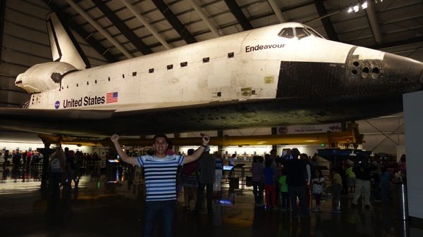 スペースシャトルを無料展示する社会。寄付金の額がすごすぎる件