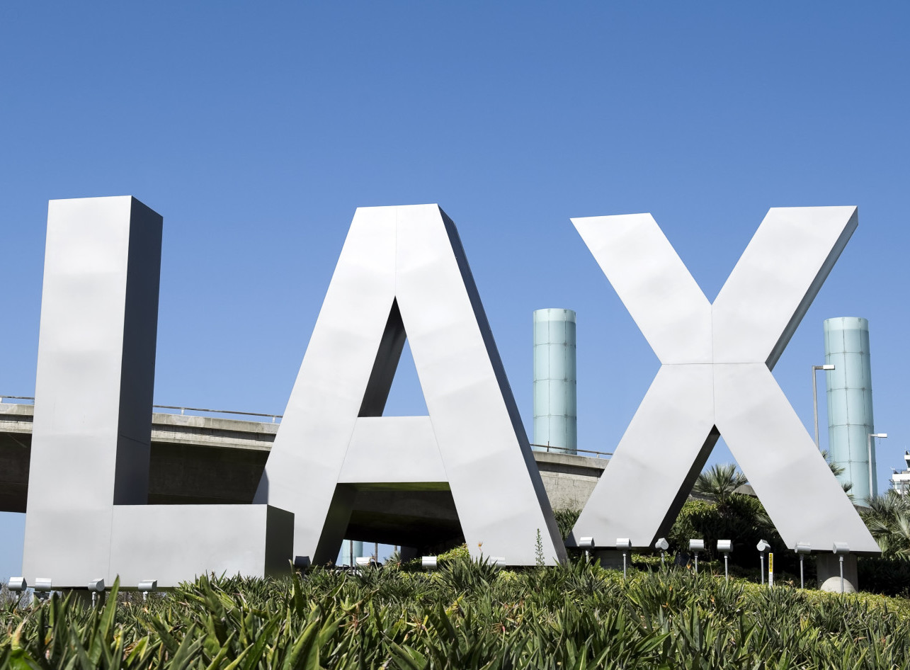 lax