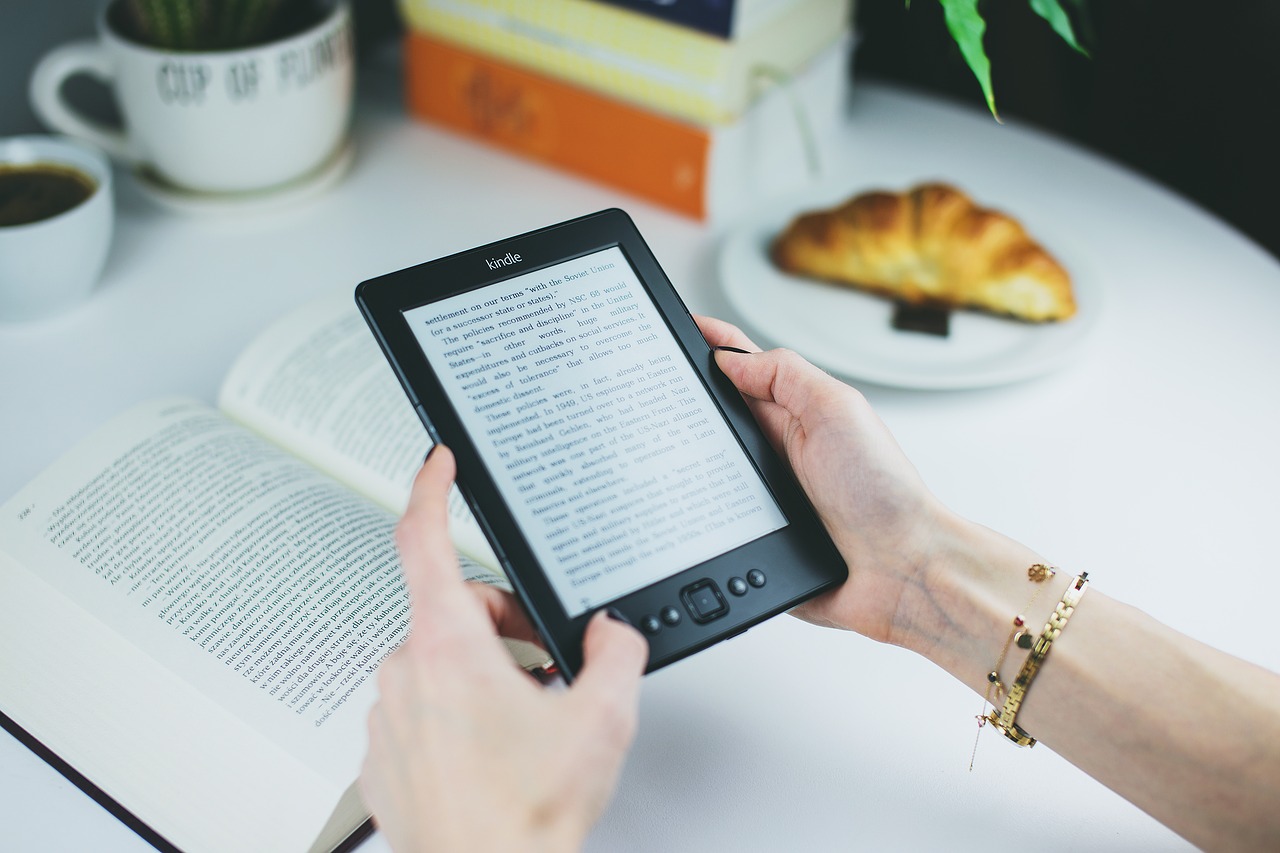 kindle-2616647_1280